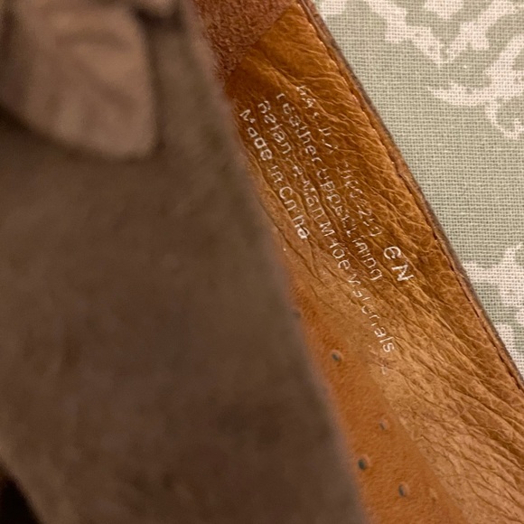 Anthropologie | Taupe suede | Naya Bakula heel - Picture 15 of 15